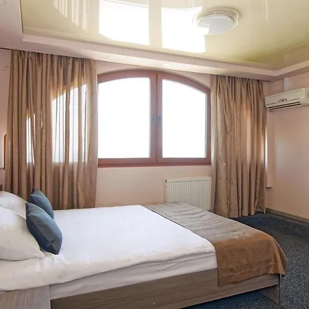 Arcadia Marine Hotel